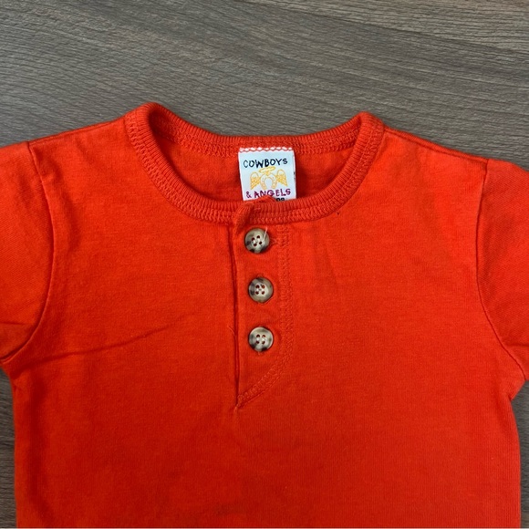 Vintage 90s Cowboys & Angels Orange Henley Short Sleeve Onesie Size 6/9 Months - Picture 2 of 5
